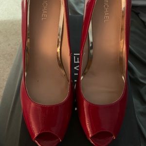 Too hot to trot Red Peep Toe Pumps 👠👠